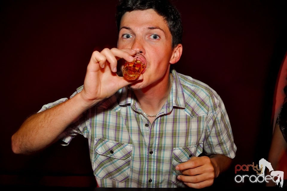 Happy Minute Party în Club Atti's, 