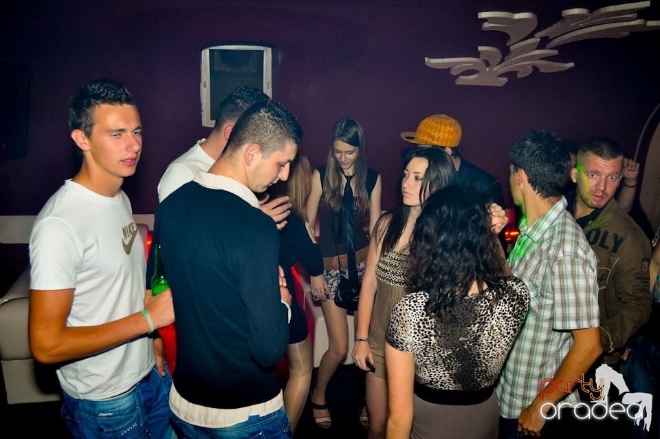 Happy Minute Party în Club Atti's, 