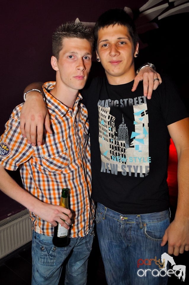 Happy Minute Party în Club Atti's, 