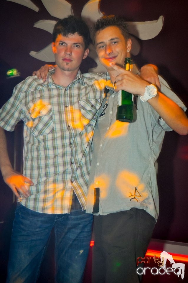 Happy Minute Party în Club Atti's, 