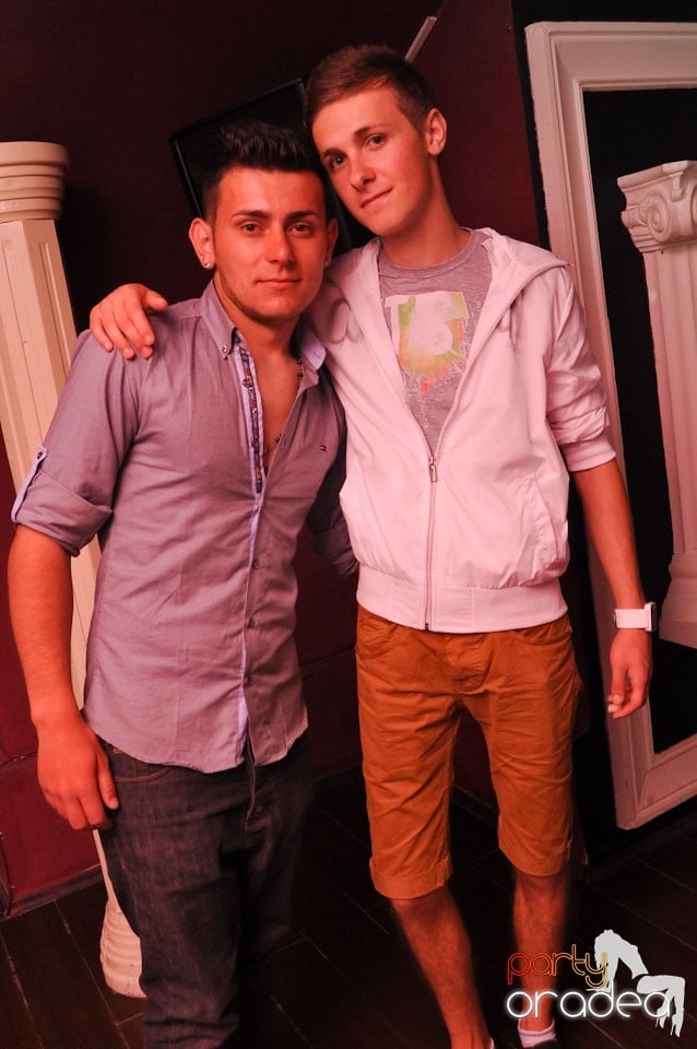 Happy Minute Party în Club Atti's, 