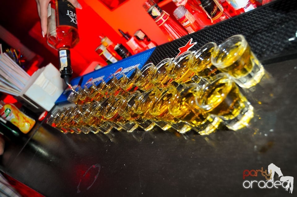 Happy Minute Party în Club Atti's, 