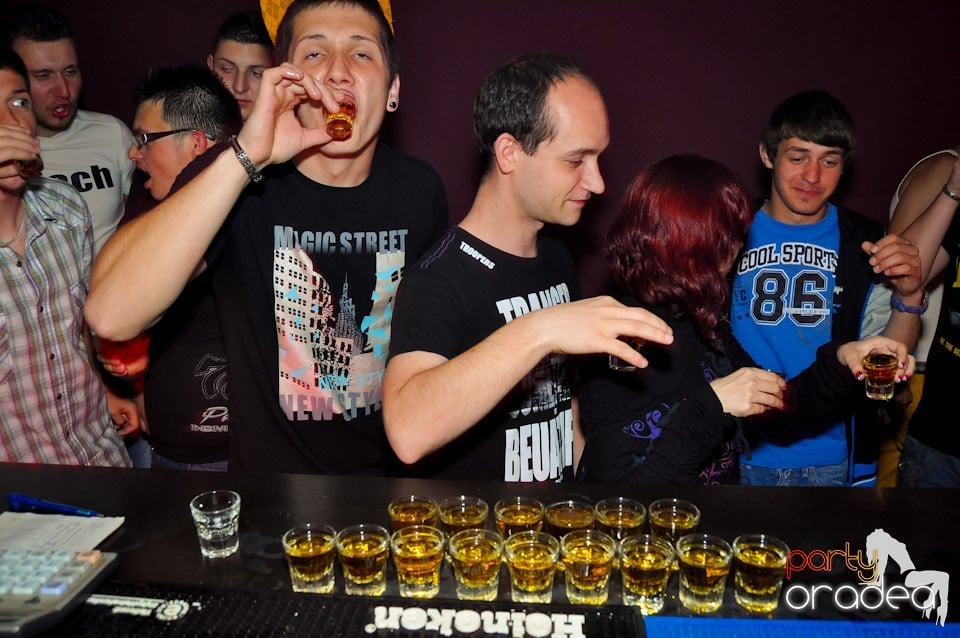 Happy Minute Party în Club Atti's, 