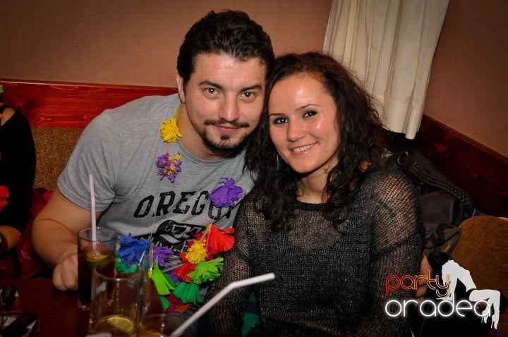 Hawaii Party continuă, 