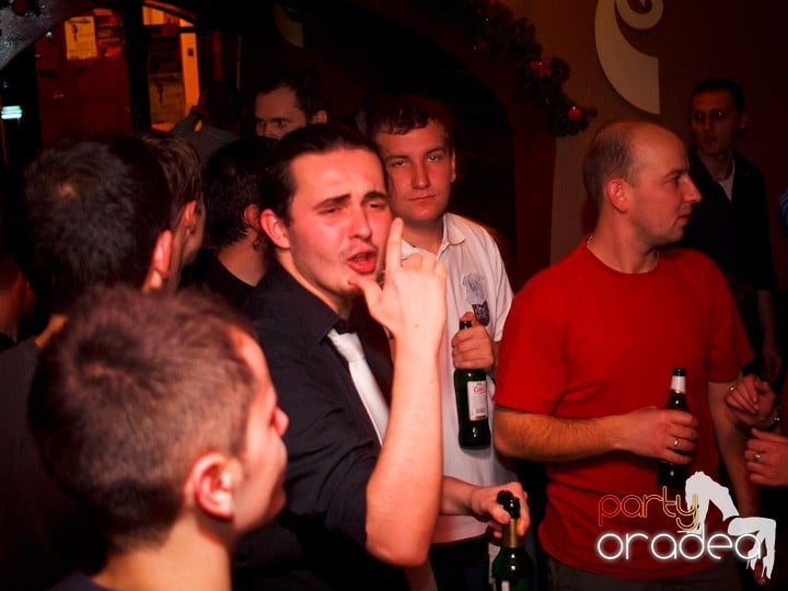 Hiturile anilor 2000 în Chanson Cafe, 