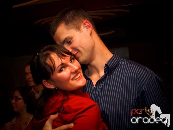 Hiturile anilor 2000 în Chanson Cafe, 