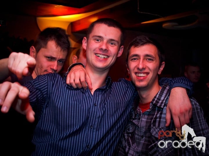 Hiturile anilor 2000 în Chanson Cafe, 