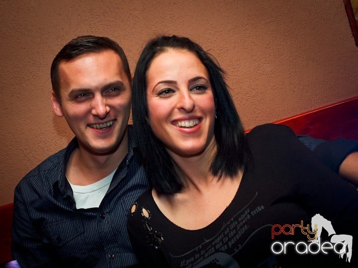 Hiturile anilor 2000 în Chanson Cafe, 