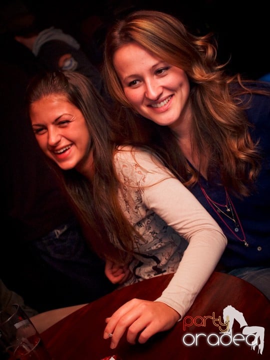 Hiturile anilor 2000 în Chanson Cafe, 