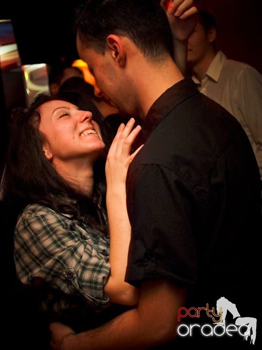 Hiturile anilor 2000 în Chanson Cafe, 