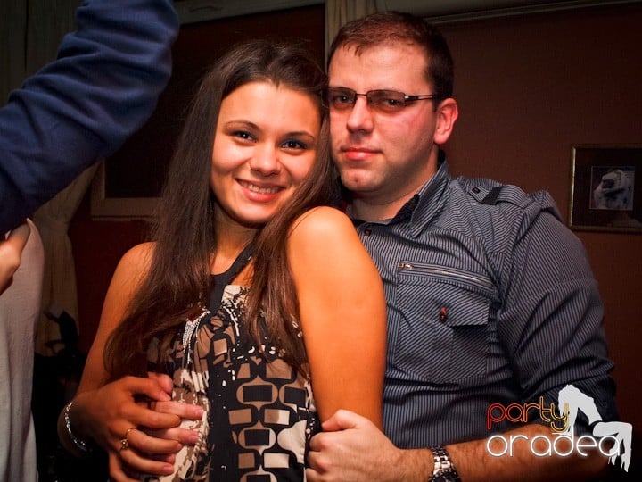 Hiturile anilor 2000 în Chanson Cafe, 