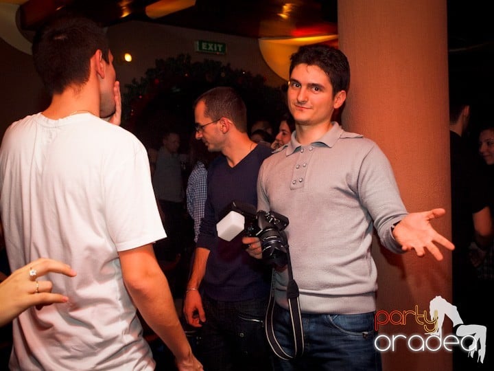 Hiturile anilor 2000 în Chanson Cafe, 