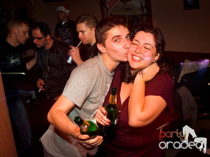 Hiturile anilor 2000 în Chanson Cafe, 