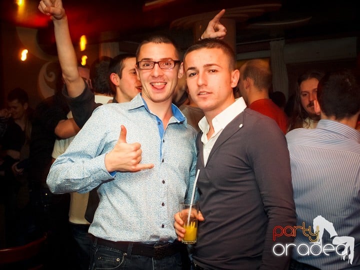 Hiturile anilor 2000 în Chanson Cafe, 