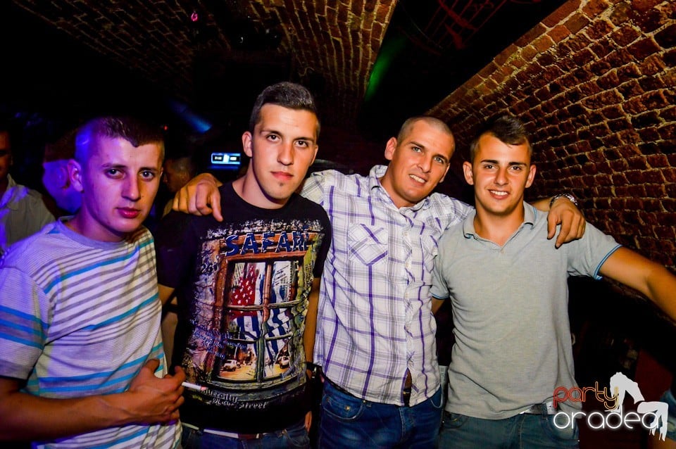 Holsten 22-23 PM Free For All, 