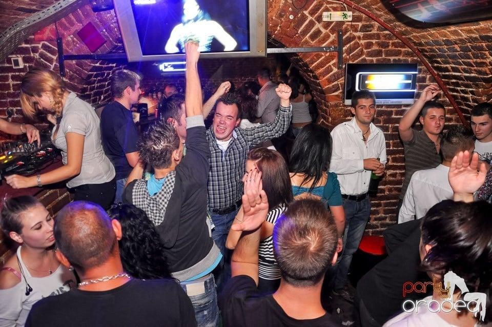 Holsten Party în Club Escape, 