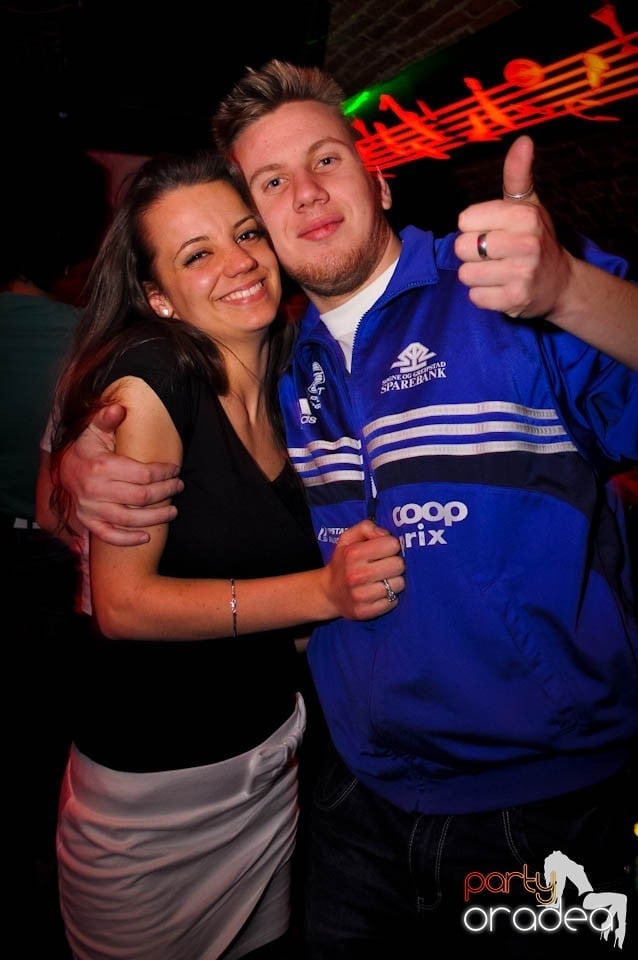 Holsten Party în Club Escape, 