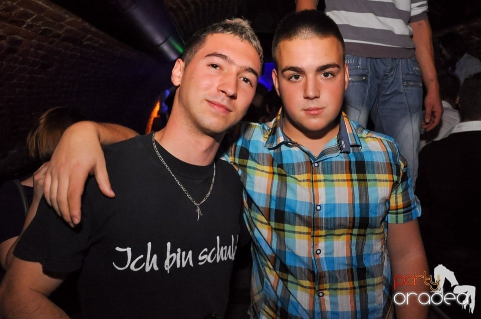 Holsten Party în Club Escape, 