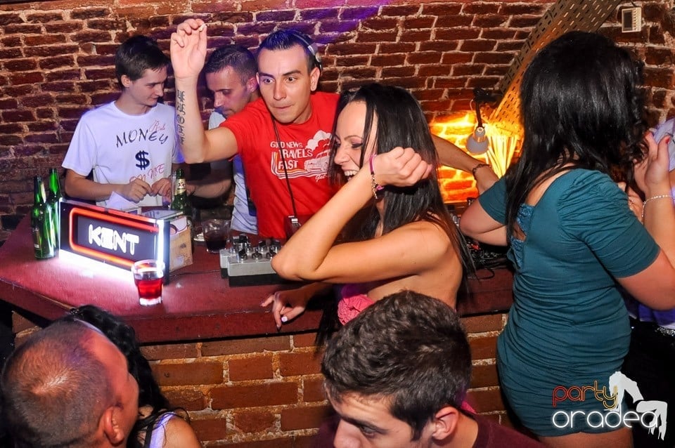 Holsten Party în Club Escape, 