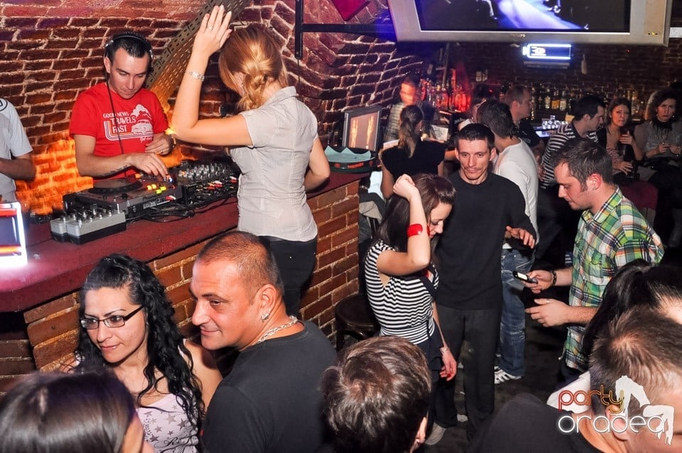 Holsten Party în Club Escape, 