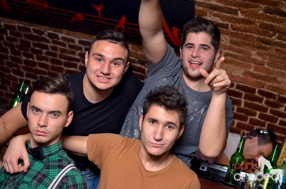 Holsten Party în Club Escape, 