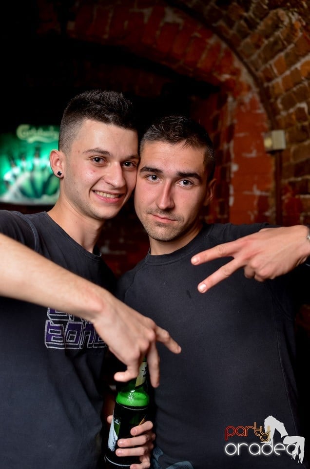 Holsten Party în Club Escape, 