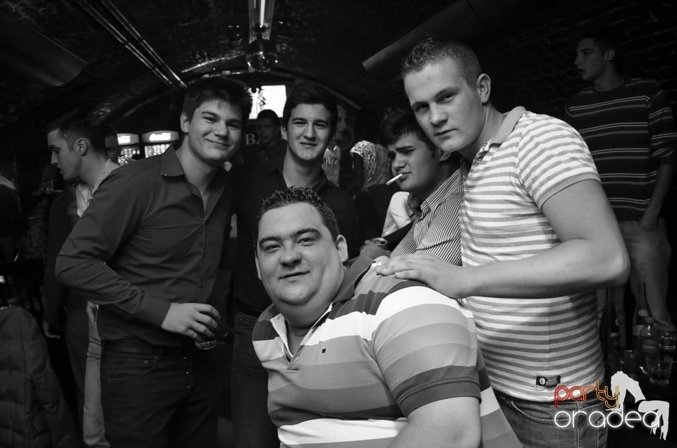 Holsten Party în Club Escape, 