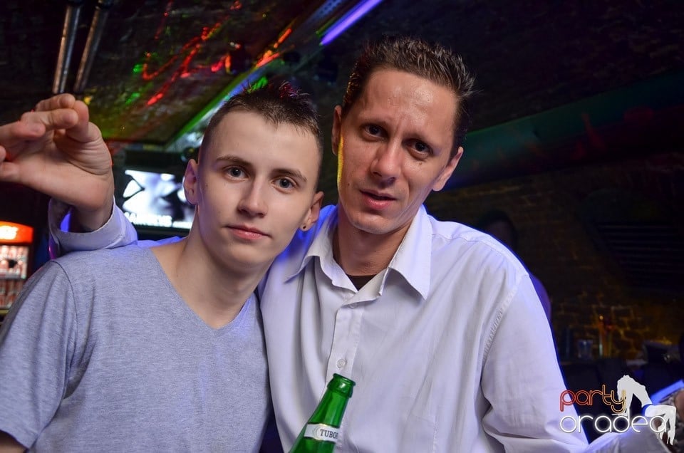 Holsten Party în Club Escape, 