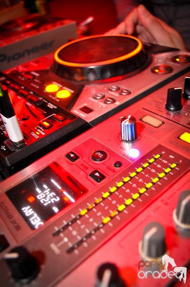 Holsten Party în Club Escape, 