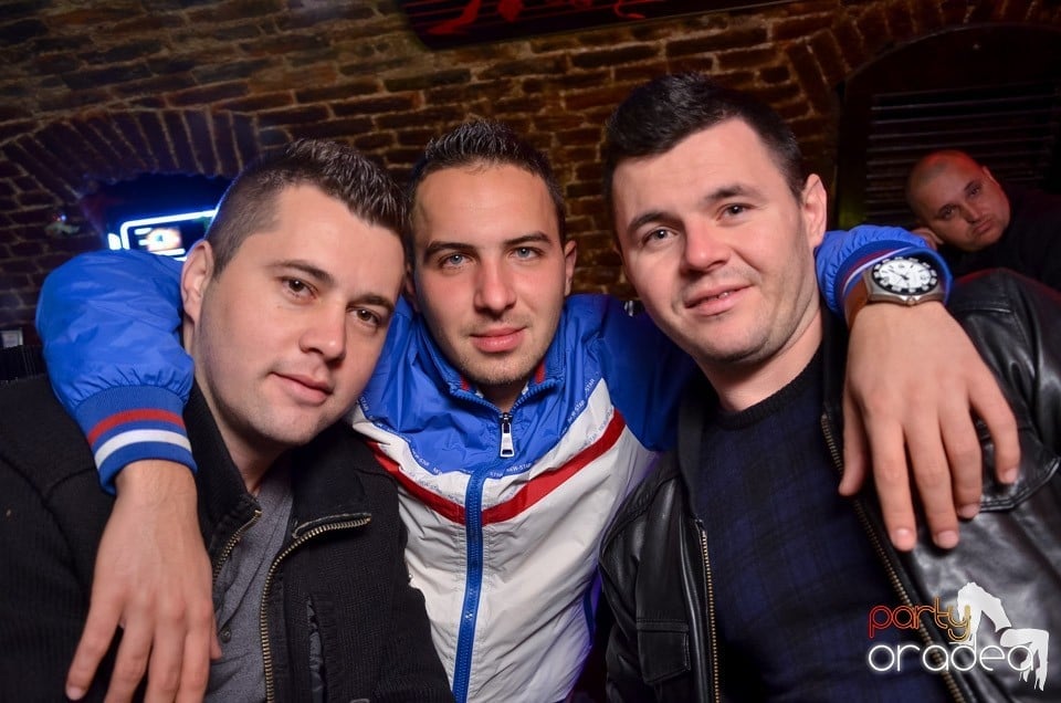 Holsten Party în Club Escape, 