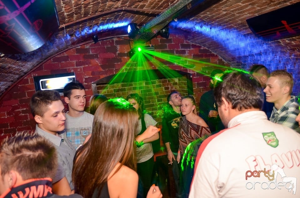 Holsten Party în Club Escape, 