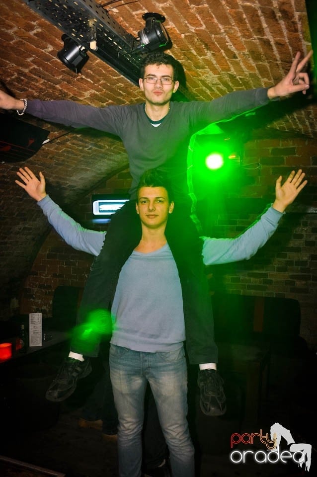 Holsten Party în Club Escape, 