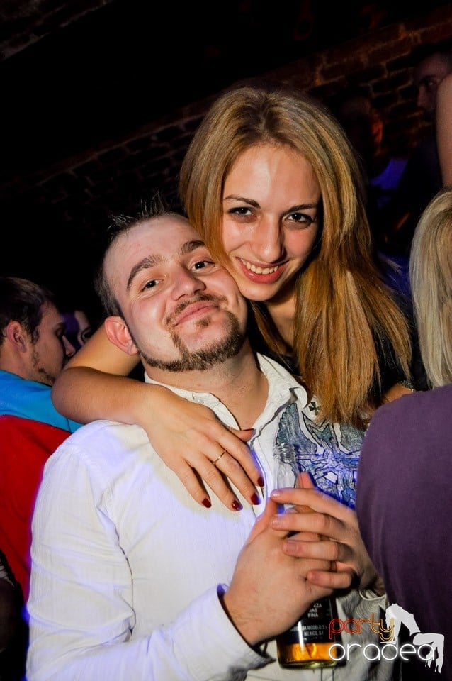 Hot Friday Night în Club Escape, 