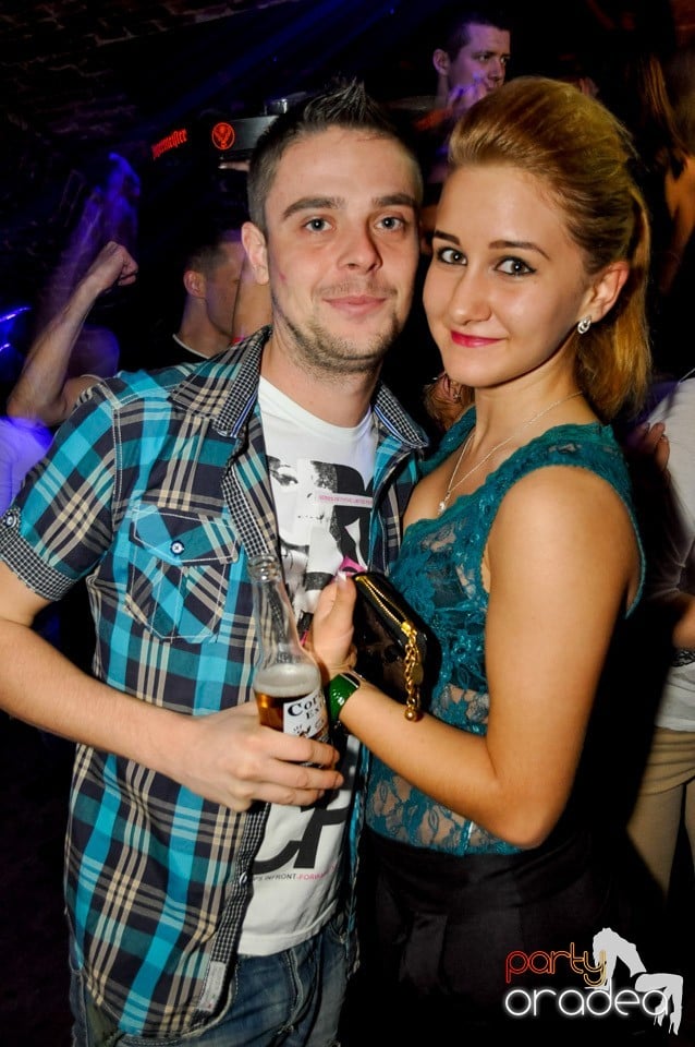 Hot Friday Night în Club Escape, 