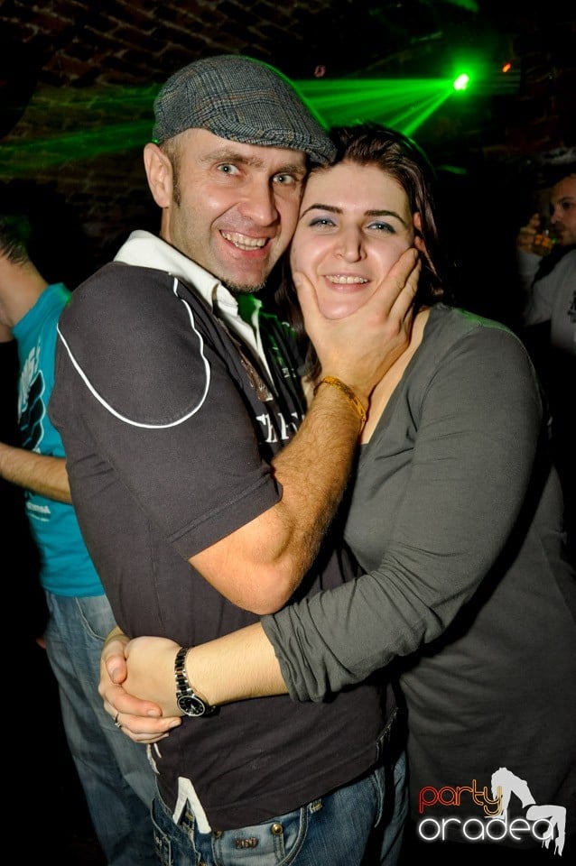 Hot Friday Night în Club Escape, 