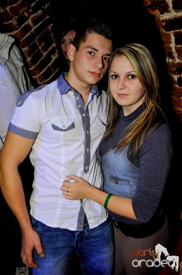 Hot Friday Night în Club Escape, 