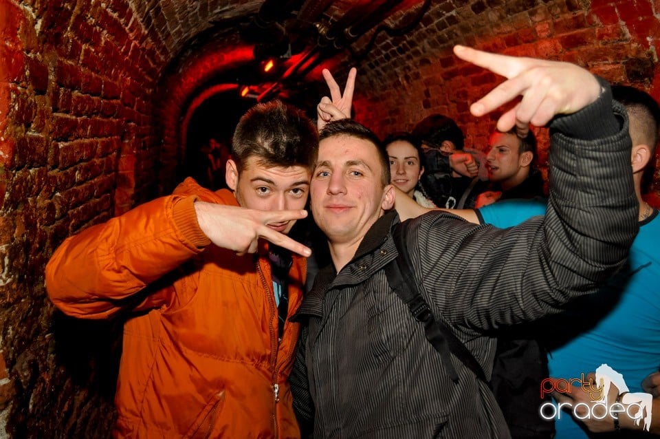 Hot Friday Night în Club Escape, 