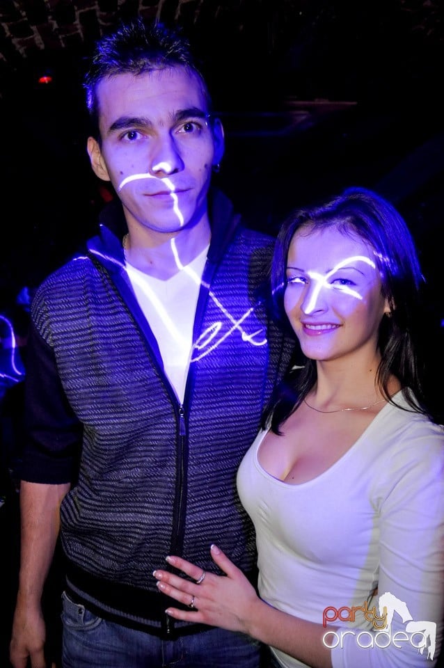 Hot Friday Night în Club Escape, 