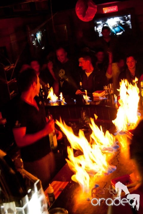 Hot Halloween în Lord's Pub, Lord's Pub