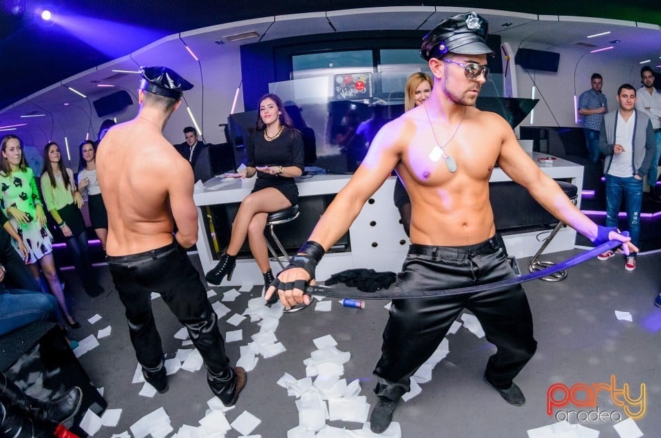 Hot Men Dance, 