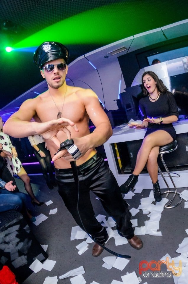 Hot Men Dance, 