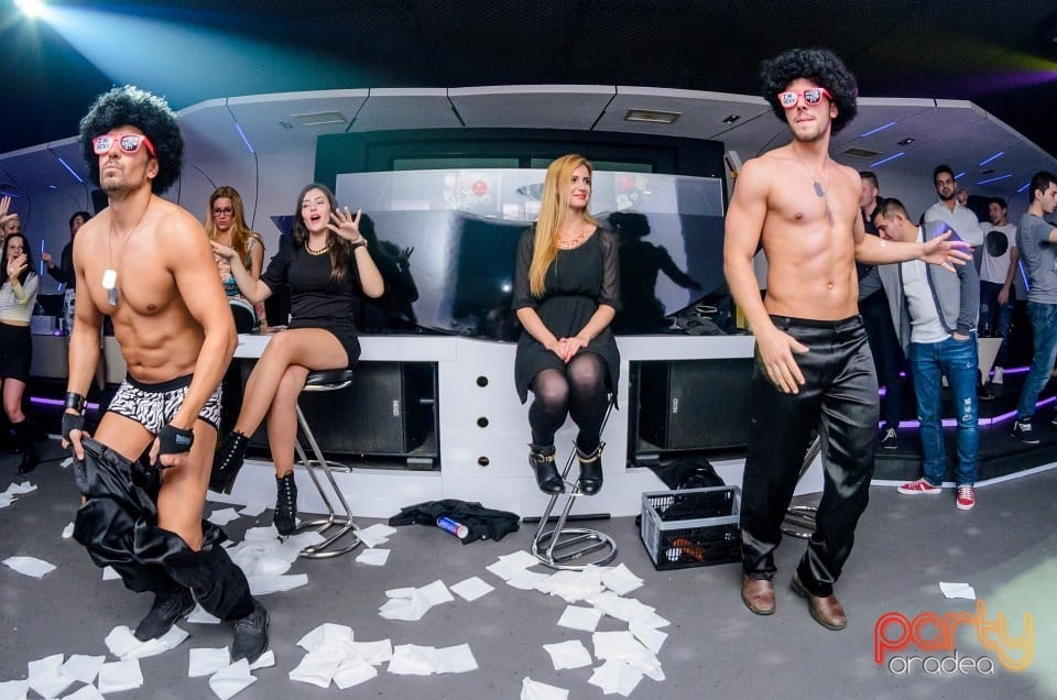 Hot Men Dance, 