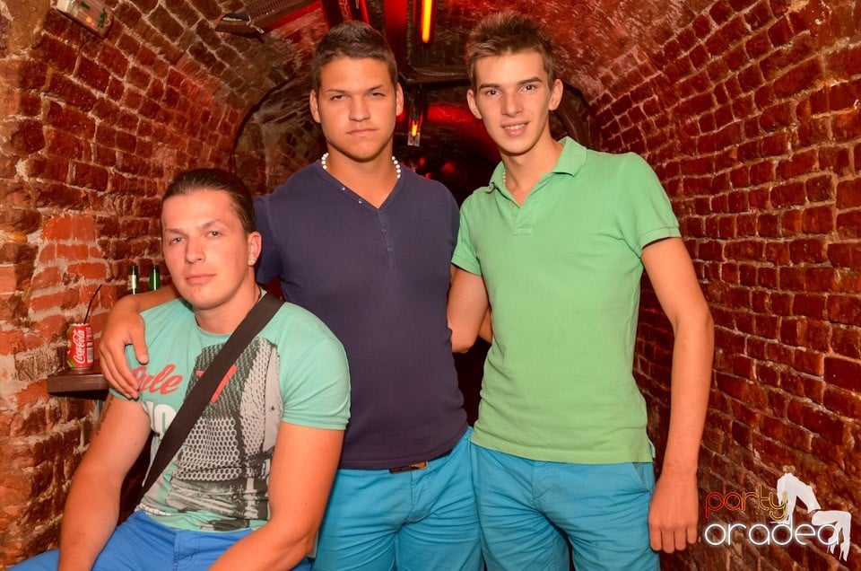 Hot Promo Night în Club Escape, 