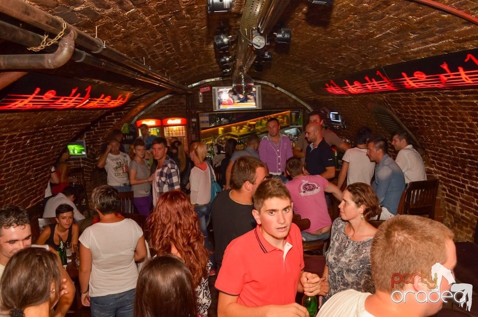 Hot Promo Night în Club Escape, 