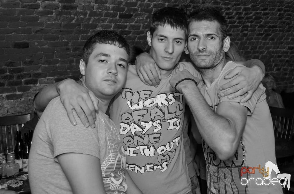 Hot Promo Night în Club Escape, 