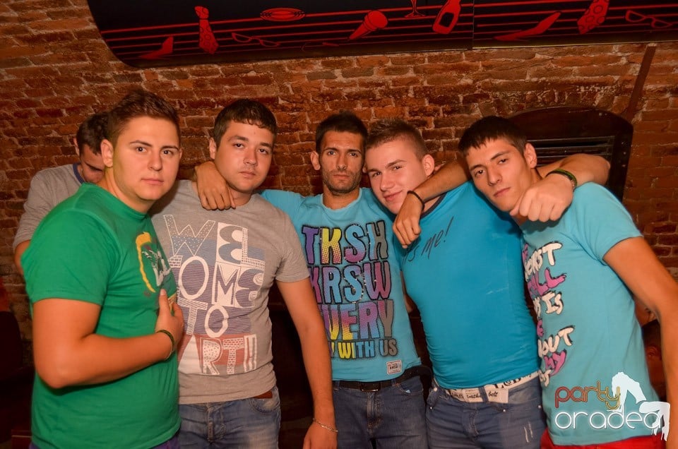 Hot Promo Night în Club Escape, 