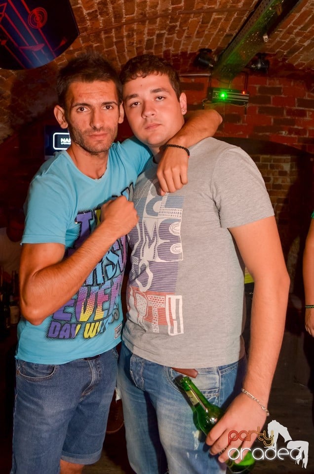 Hot Promo Night în Club Escape, 