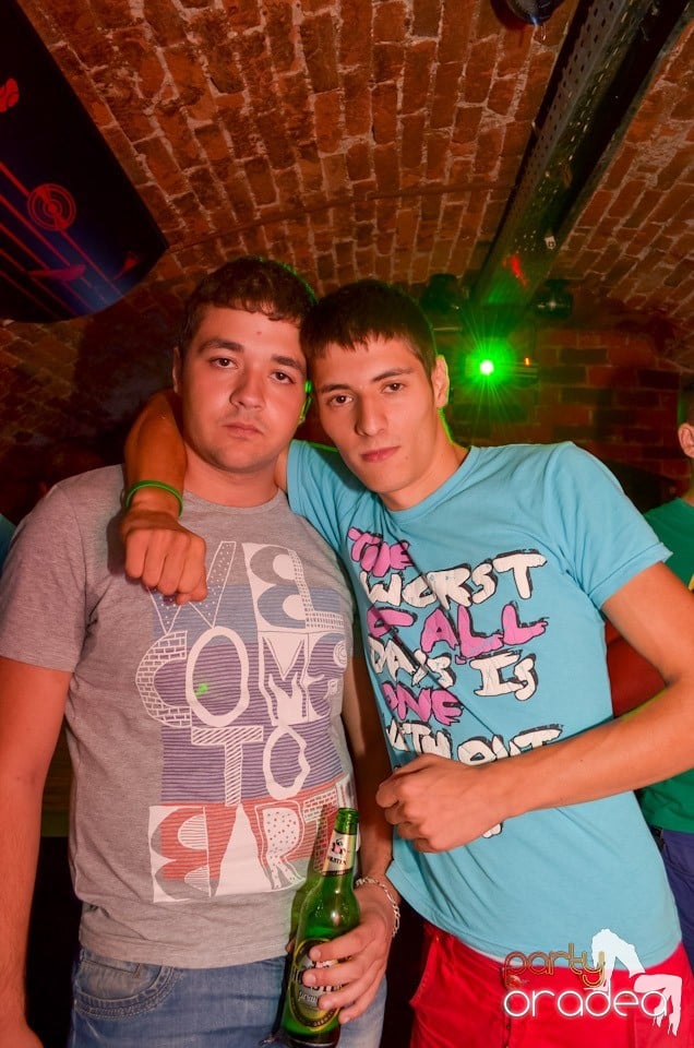 Hot Promo Night în Club Escape, 