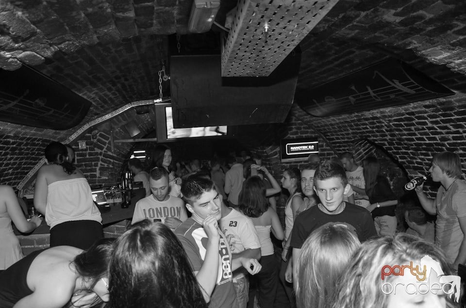 Hot Promo Night în Club Escape, 