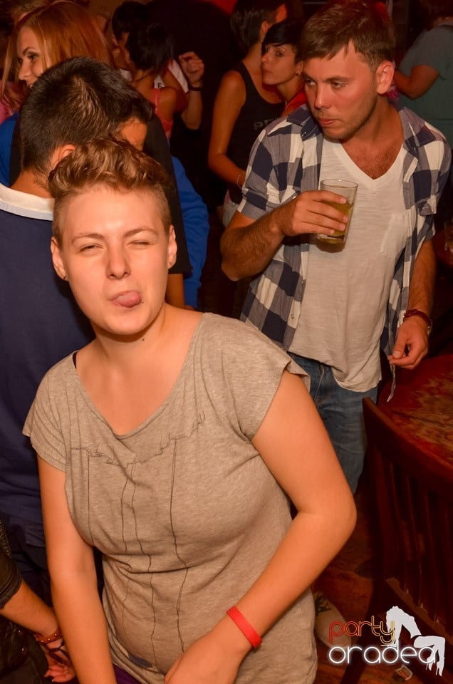 Hot Promo Night în Club Escape, 